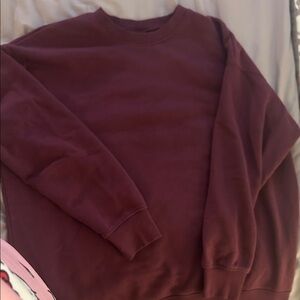 No Boundaries Women’s Burgandy  Crewneck Sweater